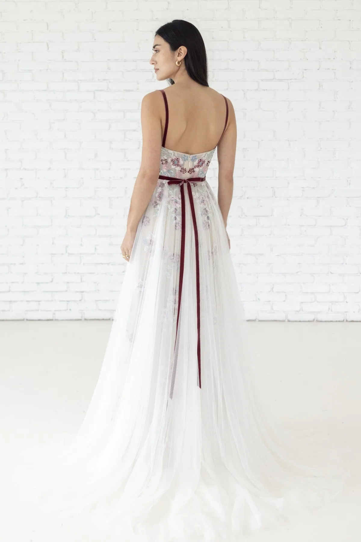 Everheart by Willowby (Size 10)