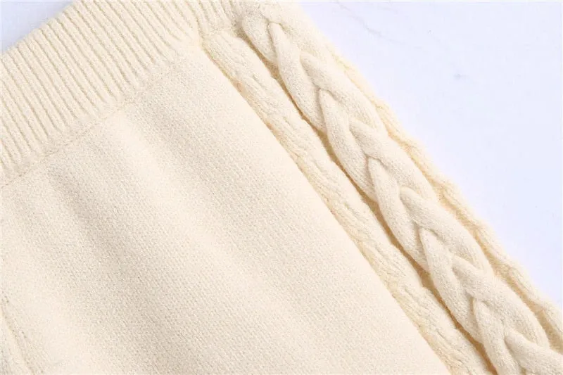 RIBBED TRIMS CABLE-KNIT SHORTS